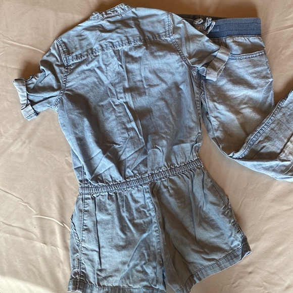 Gap kids XS Jean bundle. Shorts romper and elastic waist jeans. Great condition. - Picture 4 of 8